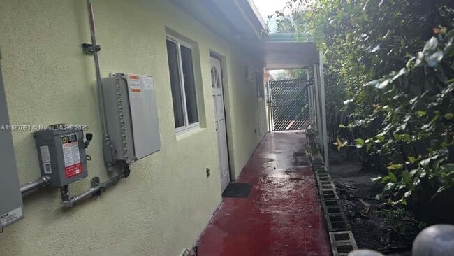 Photo - 701 Tamiami Canal Rd