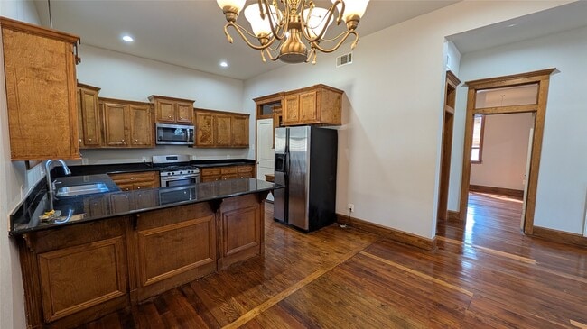 Photo - 702 Paschall St