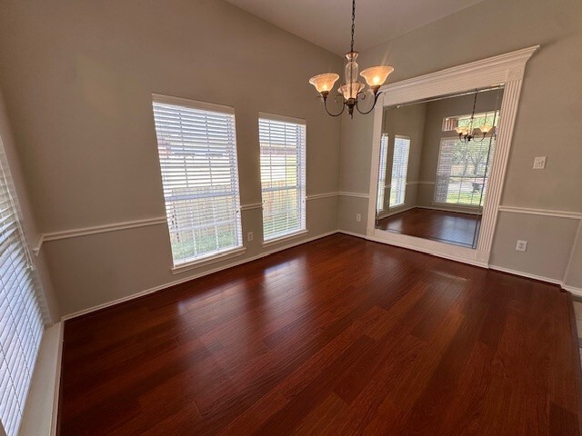 Photo - 3406 Mcmahon Way