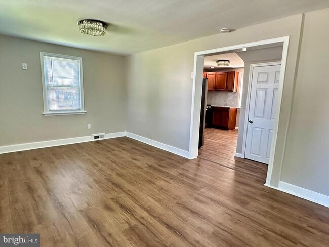 Photo - 5215 Muth Ave