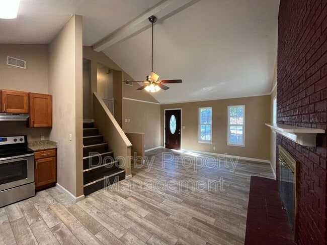 Photo - 6619 Fairview Rd