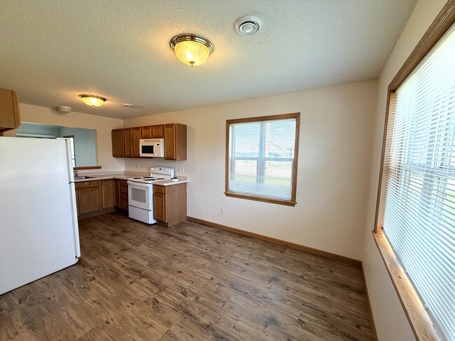 Photo - 1915 W 6th St