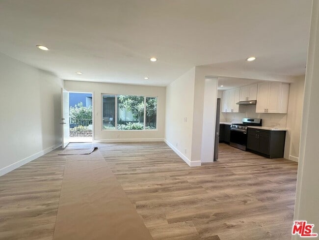 Building Photo - 1462 S Wooster St Unit 3 Rental