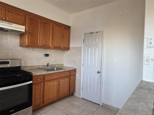 Photo - 95-11-95-90 90th St Unit 2F