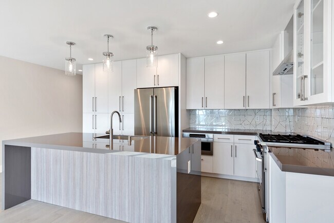 Photo - Thalia Beach Apartments