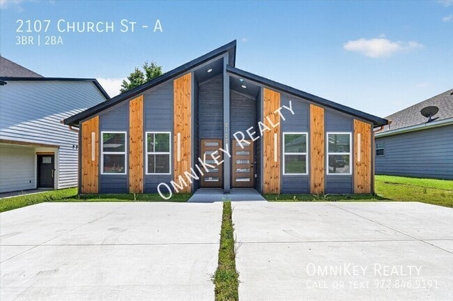 Building Photo - 2107 Church St Unit A