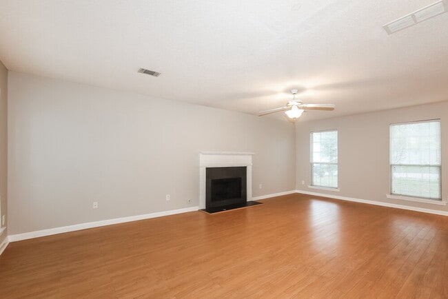 Photo - 774 Fernstone Trail