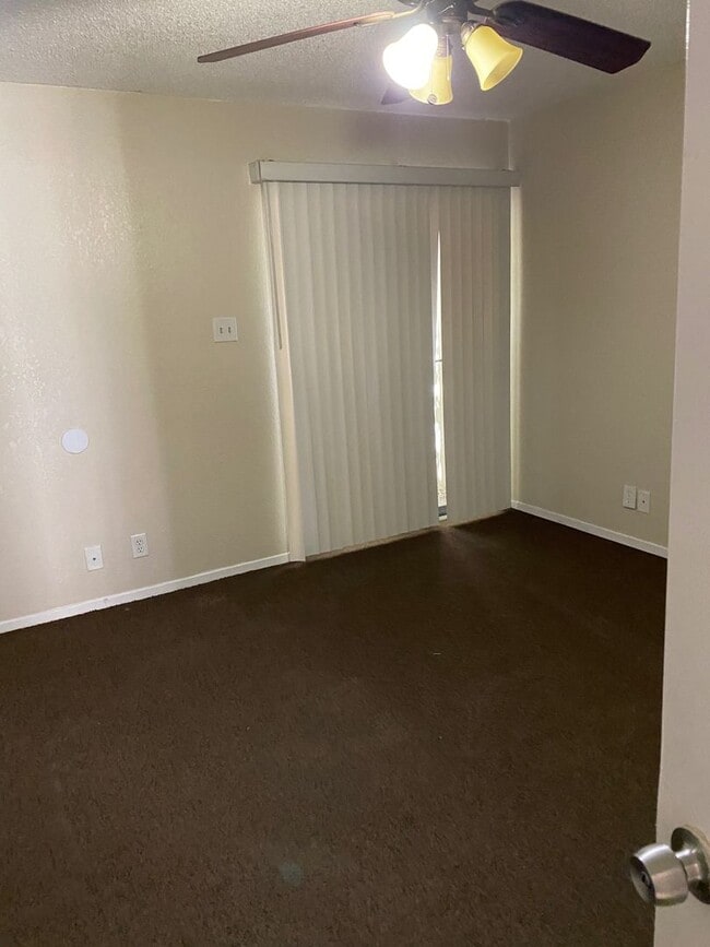 Building Photo - 419 W Spruce Ave Unit B Rental