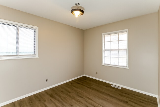 Photo - 406 Caraway Pl