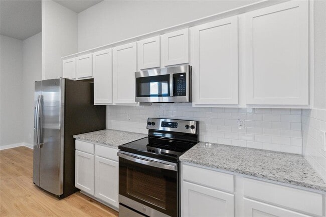 Photo - 840 Staglin St