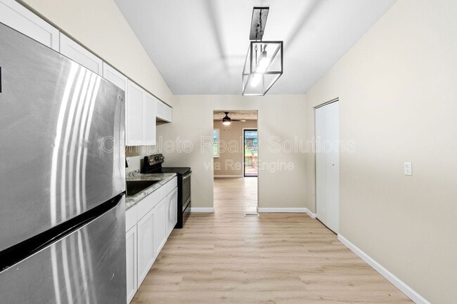 Photo - 1139 Lakeview Ave