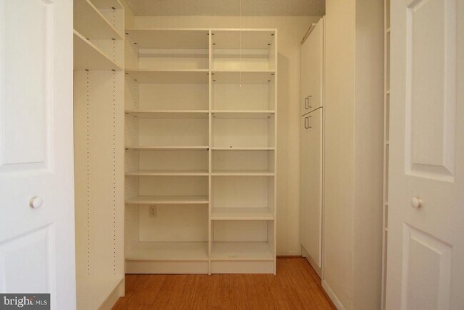 Photo - 1225 Martha Custis Dr Unidad 801