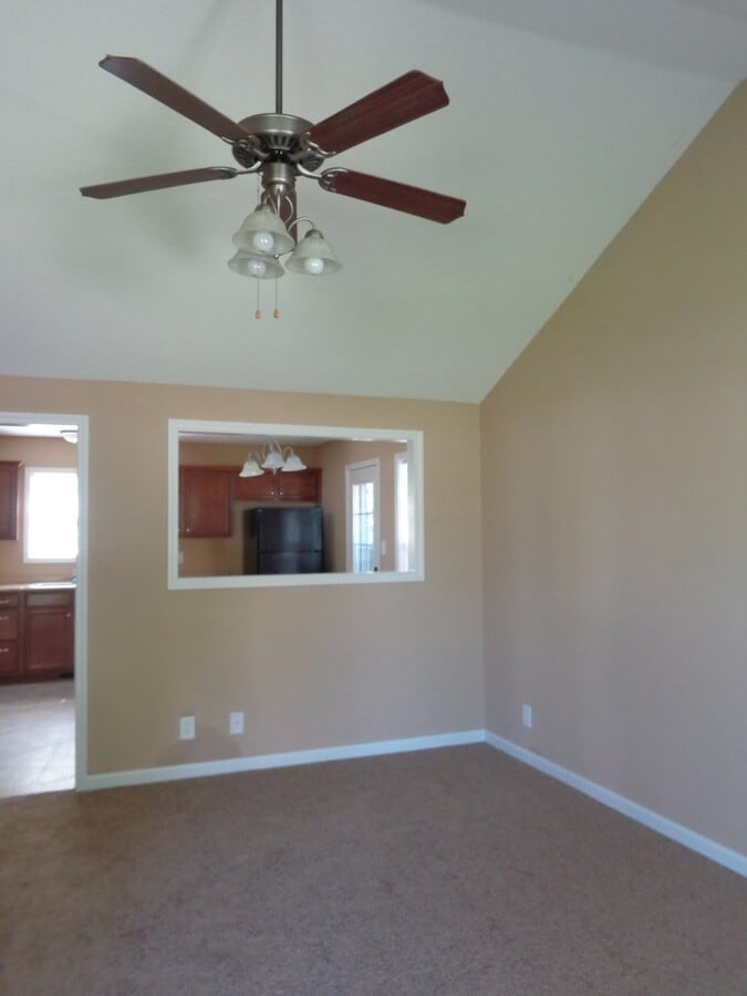 Photo - 549 Jacquie Dr