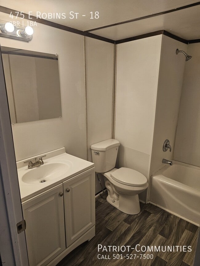 Photo - 475 E Robins St