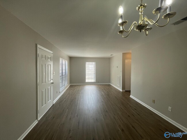 Photo - 110 Westscott Dr