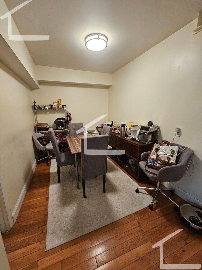 Photo - Two bedroom in Brighton Availalbe 9/1