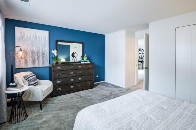 Mapleton Square Apartment Homes