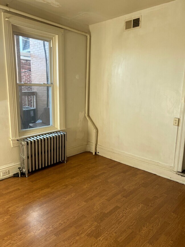 631 W Market St Unidad 2