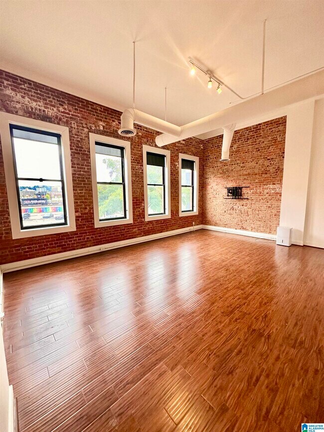 Photo - 2112 Morris Ave Unit 202