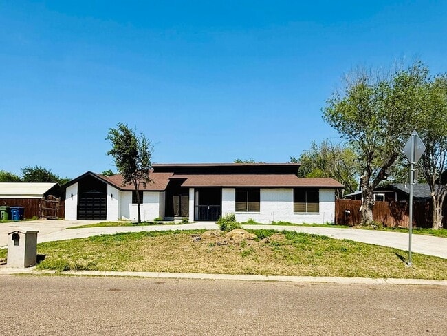 Building Photo - 907 Sandy Ln Rental