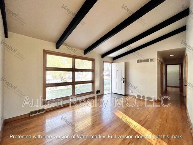 Photo - 7009 NW Avalon St