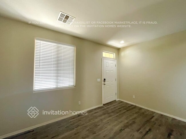 Photo - 17420 W Washington St