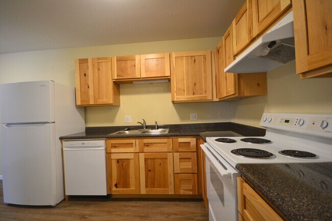 Photo - Marshfield Apartments Unit 103