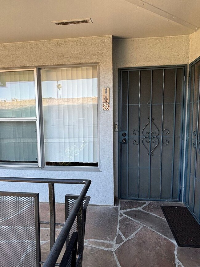 Photo - Spacious 1 bedroom available now in Long B...