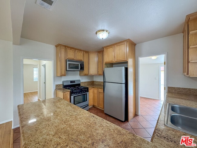 Photo - 4459 W 136th St