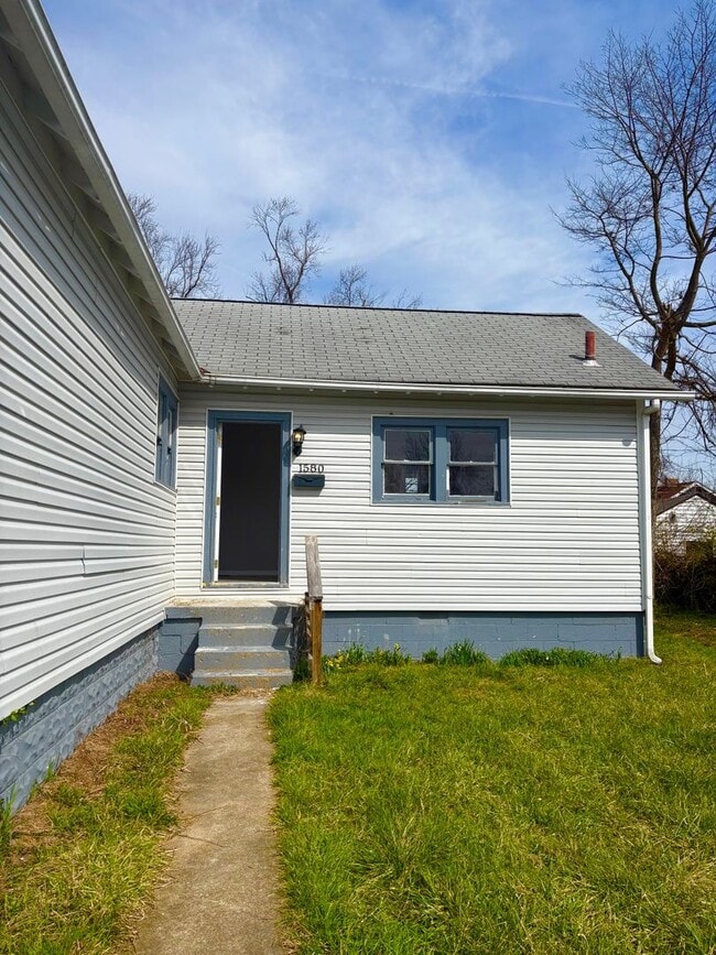 Building Photo - 1572-1580_E_MAYNARD AVE Unit 1580