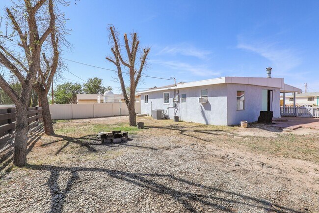 Photo - Conveniently located 3 Bedroom, 2 bath