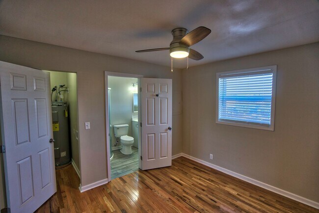 Photo - Alabama Avenue Flats