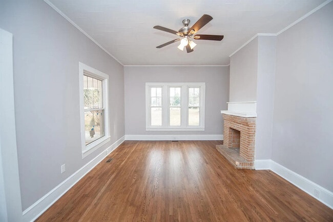 Photo - 708 E Main St