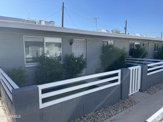 Building Photo - 511 N 52nd St Rental