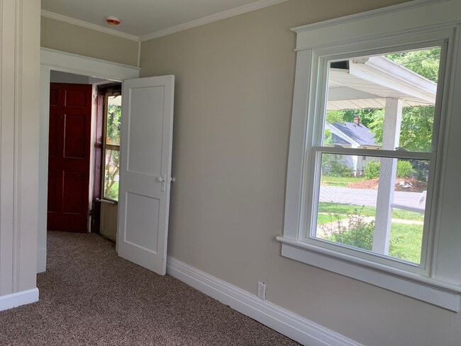 Photo - One Level House With Back Deck off Campbell Avenue