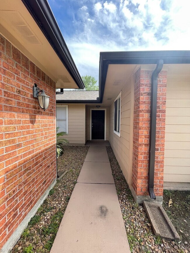 Photo - 2126 Collingsfield Dr