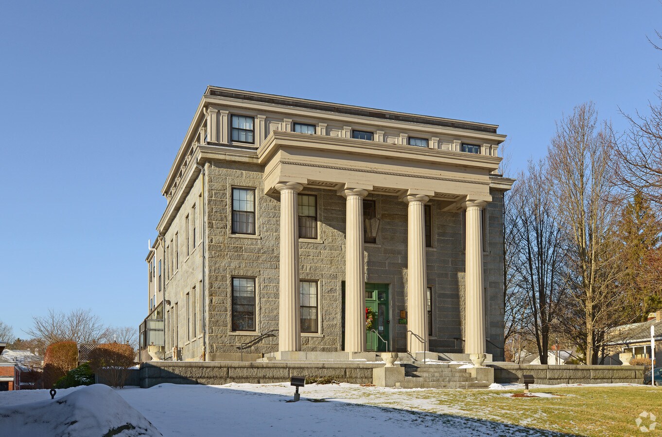 Front of Building - Grinnell Mansion Congregate Housing Apartments