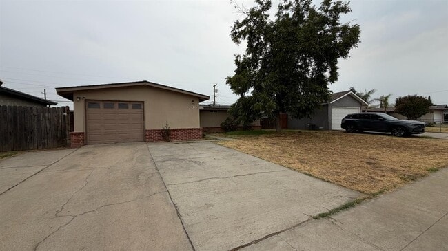 Photo - 136 Pico Ave