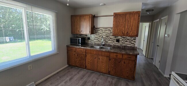 Photo - 270 S Riverside Dr