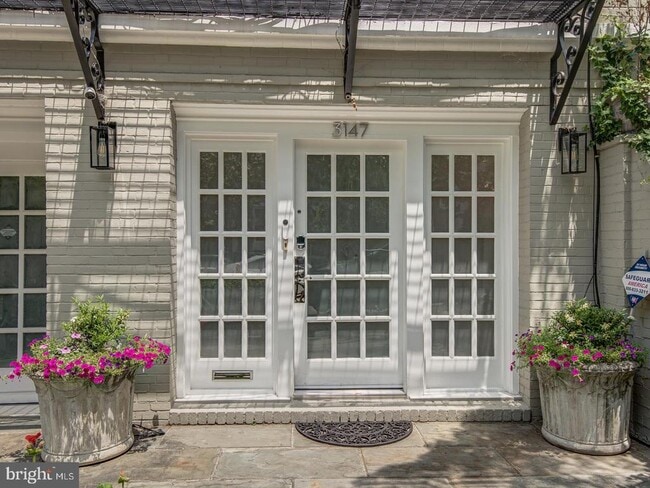 Photo - 3147 O St NW