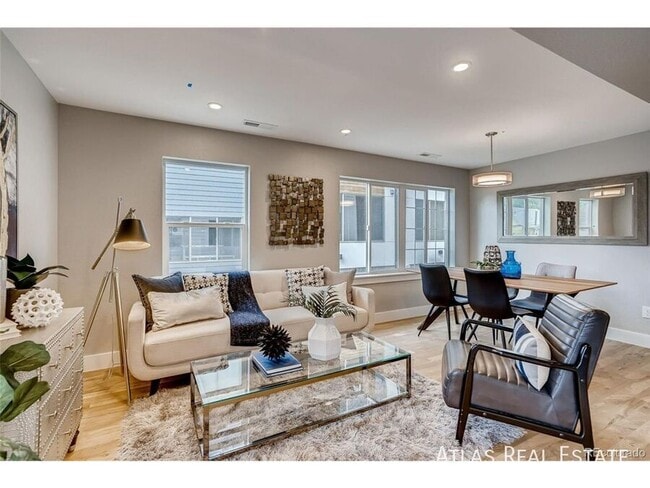 Photo - 88 Galapago St