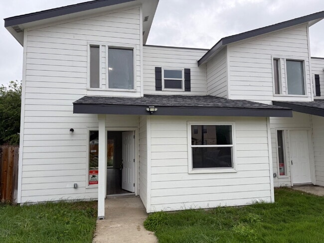 Photo - Beautiful 3 bed/3 bath Available in North East San Antonio