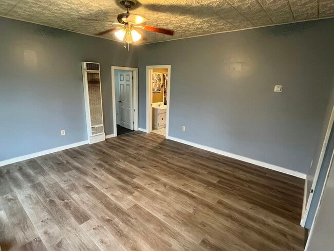 Photo - 12 W Water St Unit Apt 4