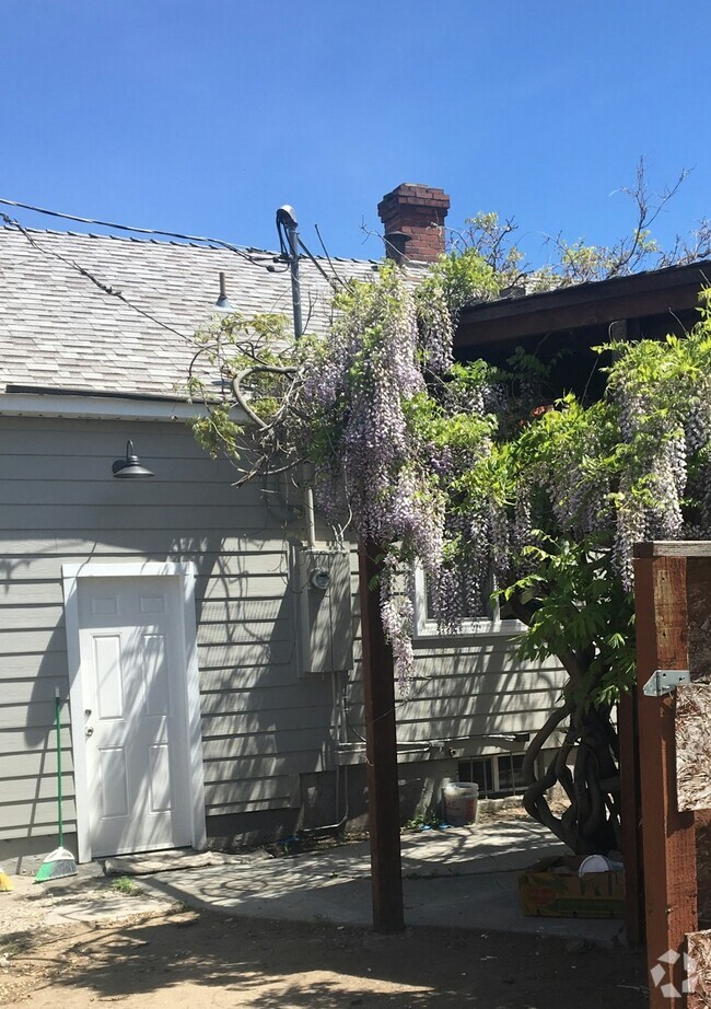 Building Photo - 1987 Plumas St Rental