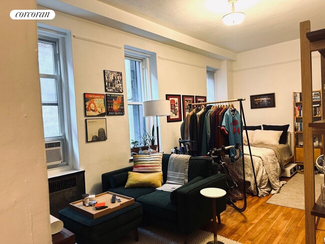 Photo - 101 W 80th St
