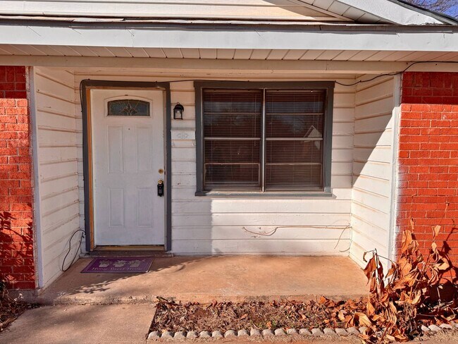 Photo - 3 Bed 1.5 Bath In City View