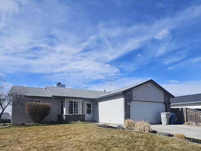 Cute 3 bed, 2 bath home in Nampa - Close t... - Cute 3 bed, 2 bath home in Nampa - Close t...