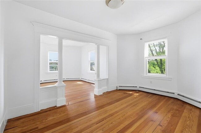 374 Douglas Ave Unit 2