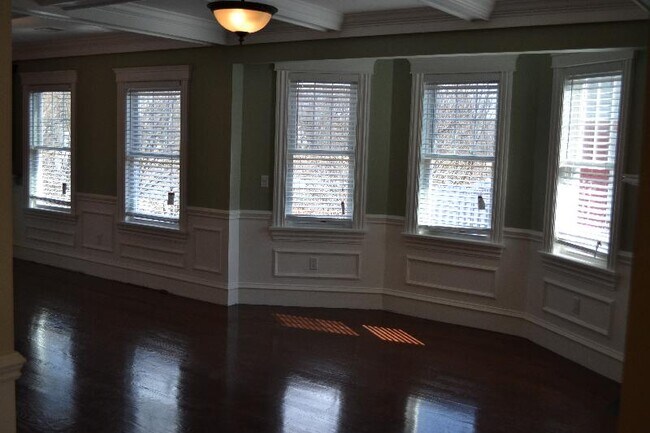 Photo - 127 Nonantum St Unit 2