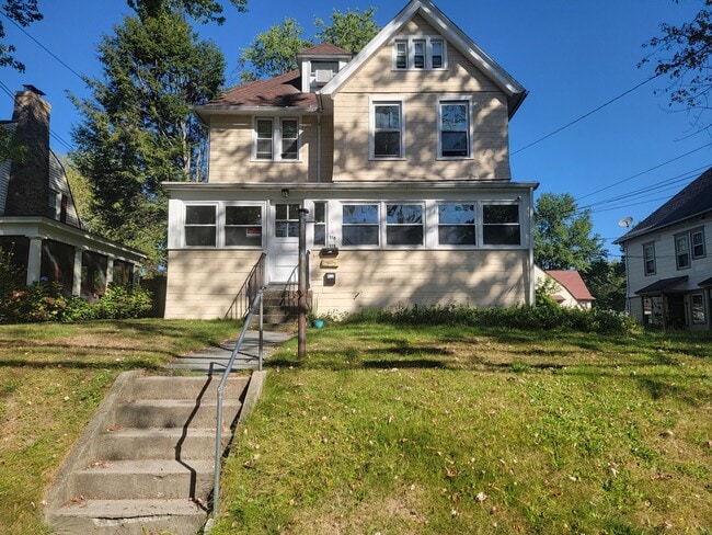 Building Photo - 118 Warrenton Ave Unit 3